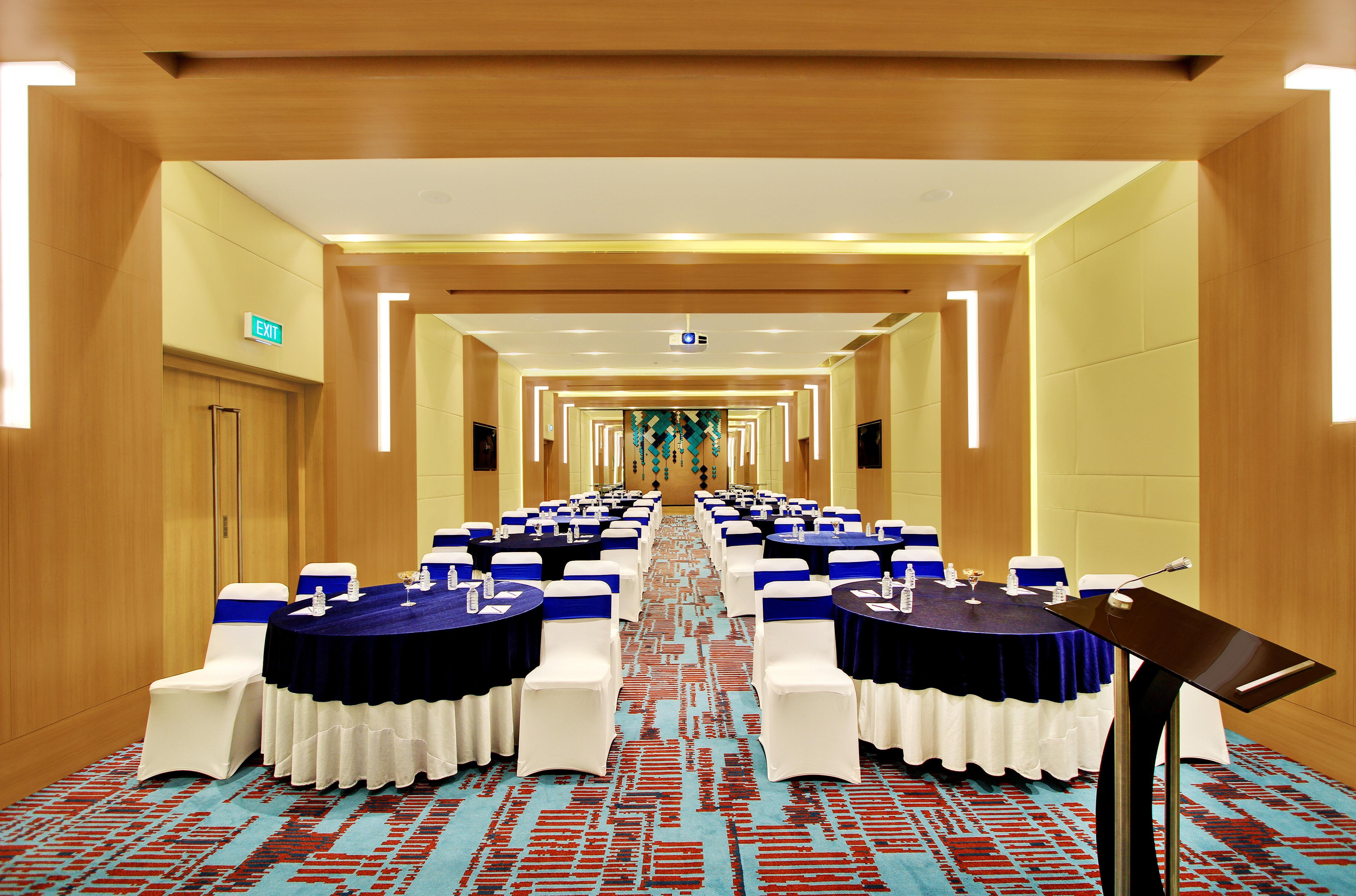 Holiday Inn Bengaluru Racecourse By Ihg Extérieur photo Meeting room