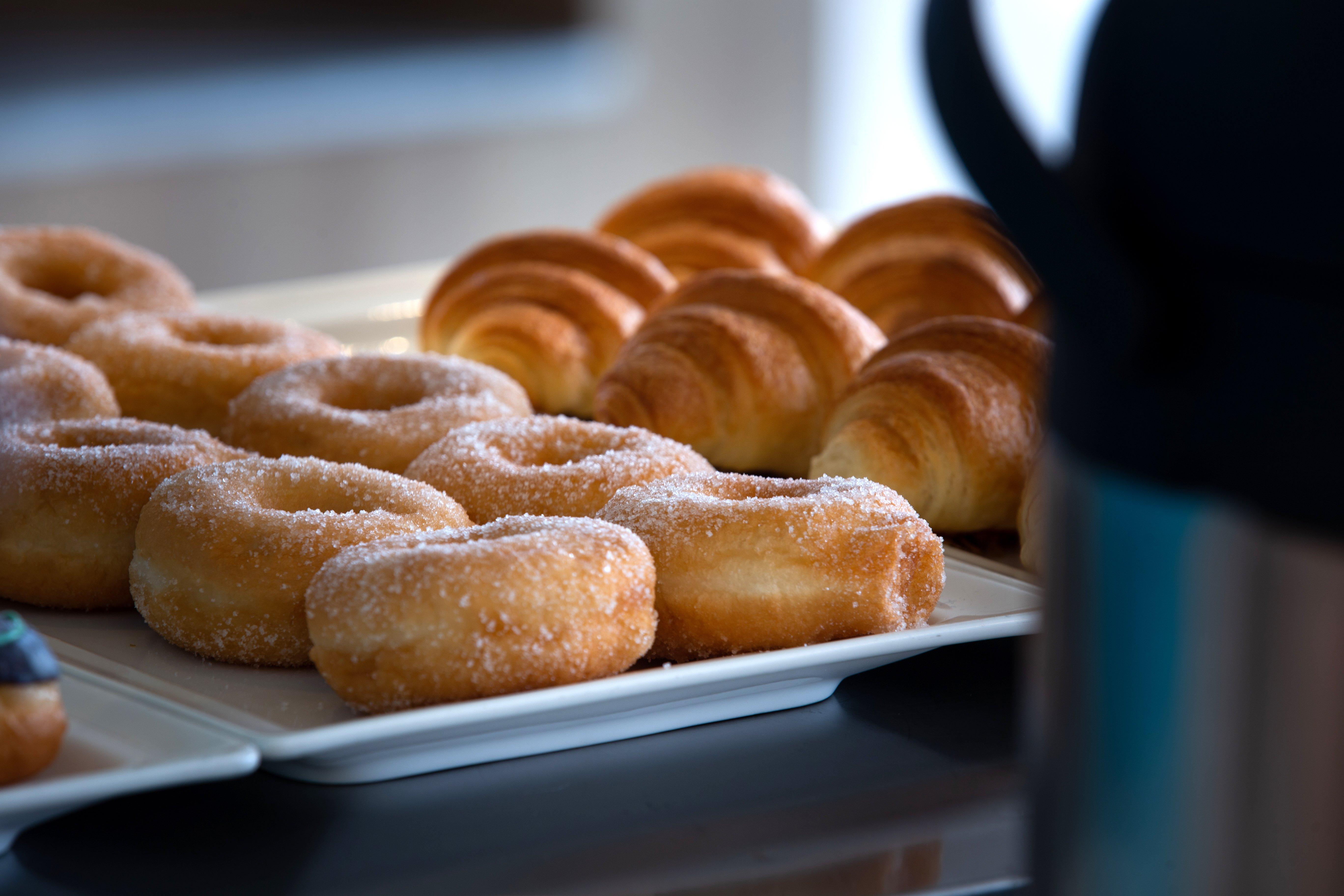 Holiday Inn Bengaluru Racecourse By Ihg Extérieur photo Poffertjes