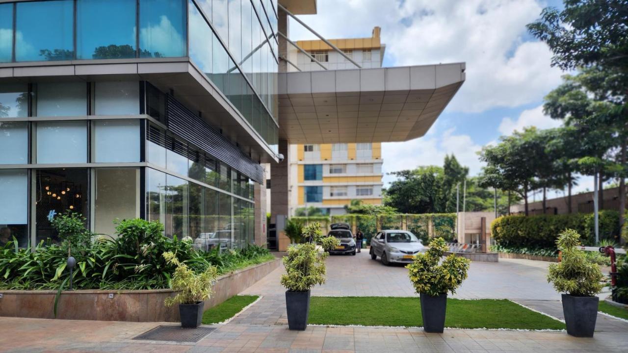 Holiday Inn Bengaluru Racecourse By Ihg Extérieur photo The hotel's entrance
