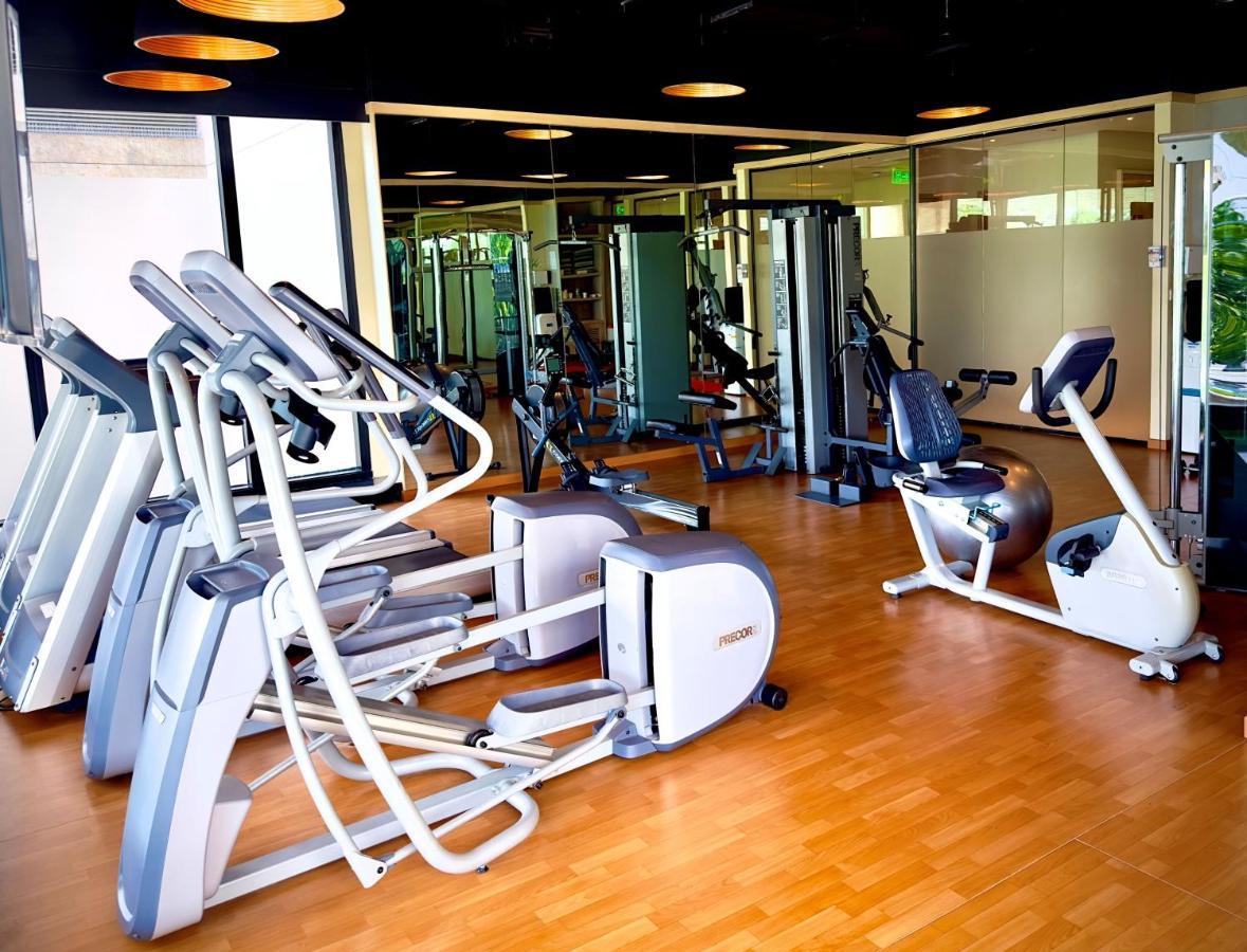 Holiday Inn Bengaluru Racecourse By Ihg Extérieur photo A gym