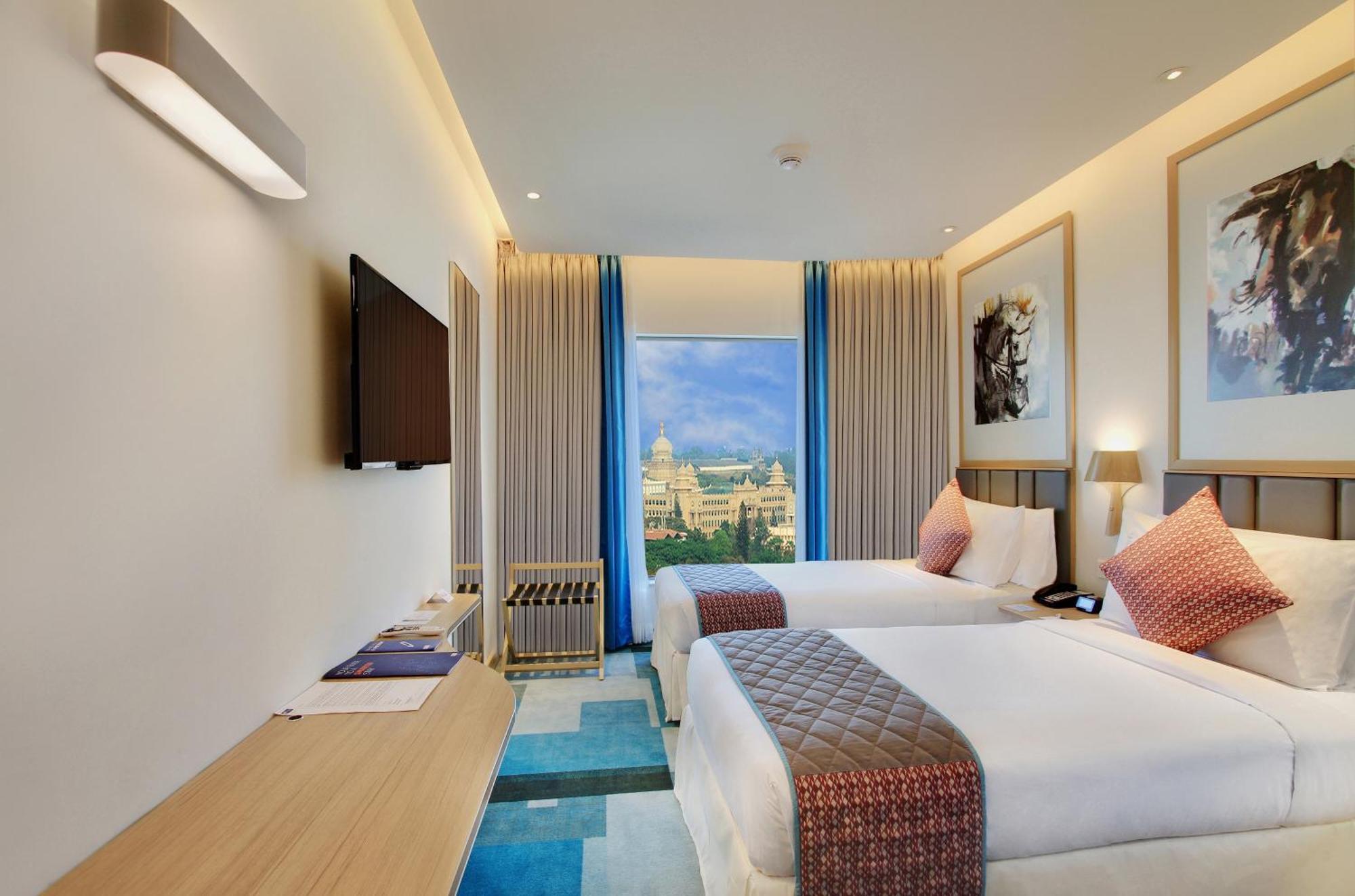 Holiday Inn Bengaluru Racecourse By Ihg Extérieur photo Deluxe Room